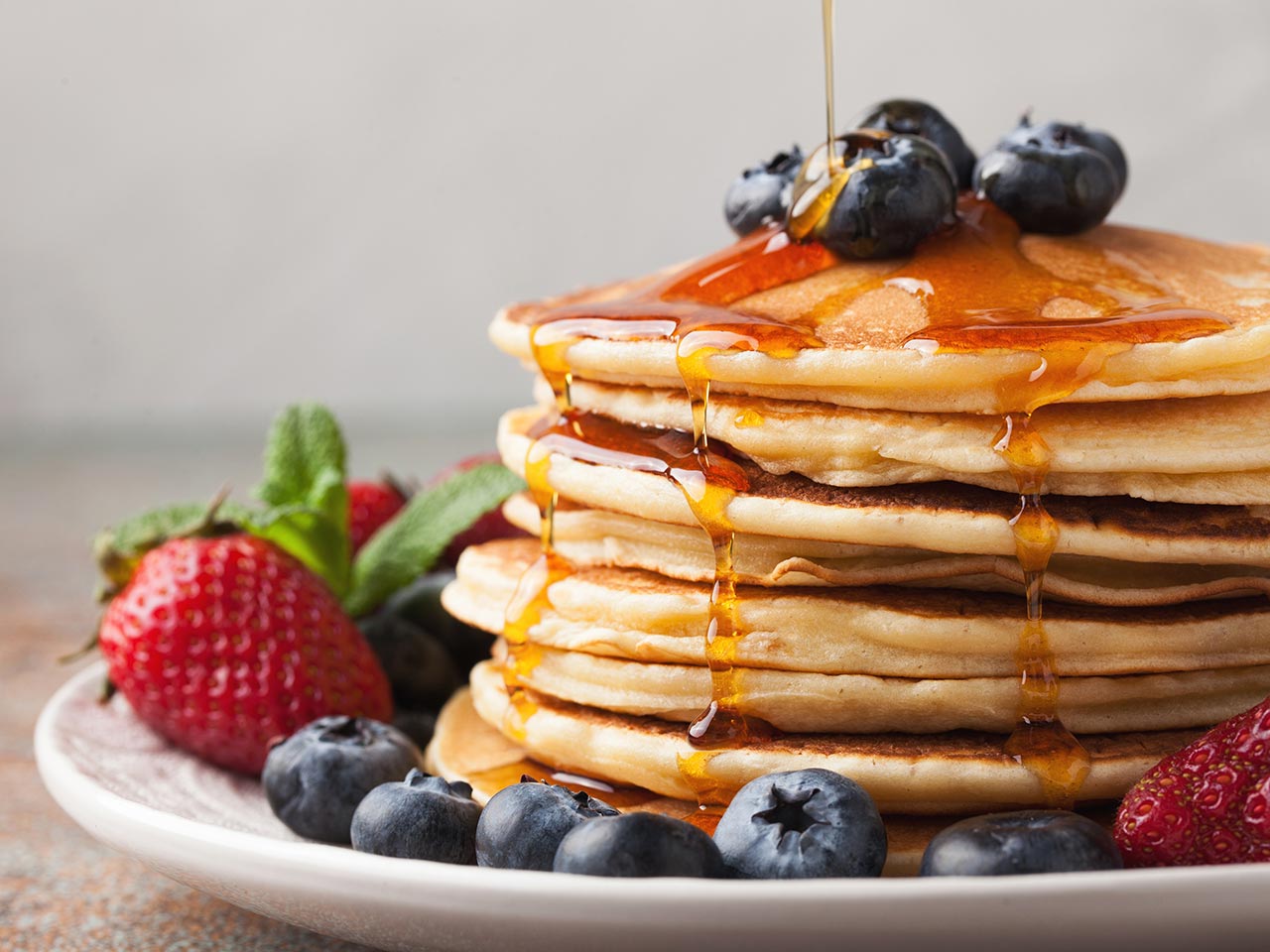 Fluffy & Delicious: Low-Carb Swaps for Pancakes and Waffles